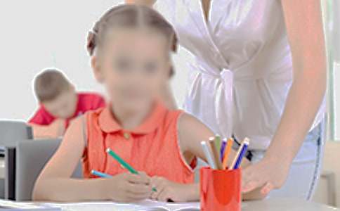 ��ɫ���ν�ѧ��˼