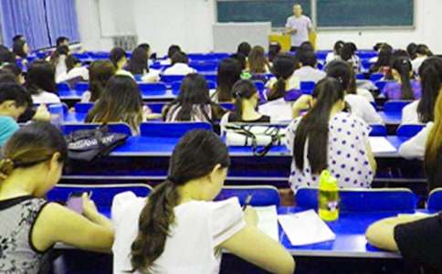 ӭս�����ݽ���