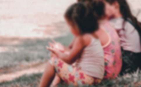 �����Ҹ������ۡ����ض�ͯ���и�