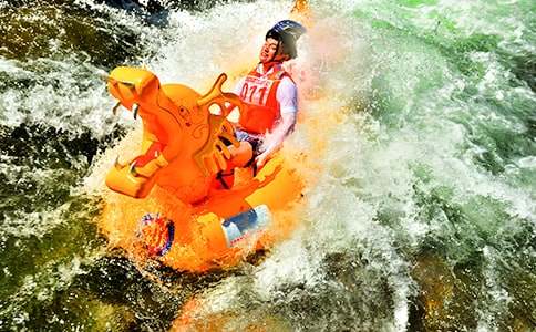 ³����Ư���ǵ��ĵ�