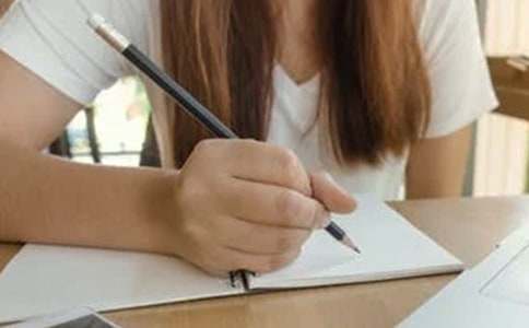 ���е����ģ�ʵ�ã�